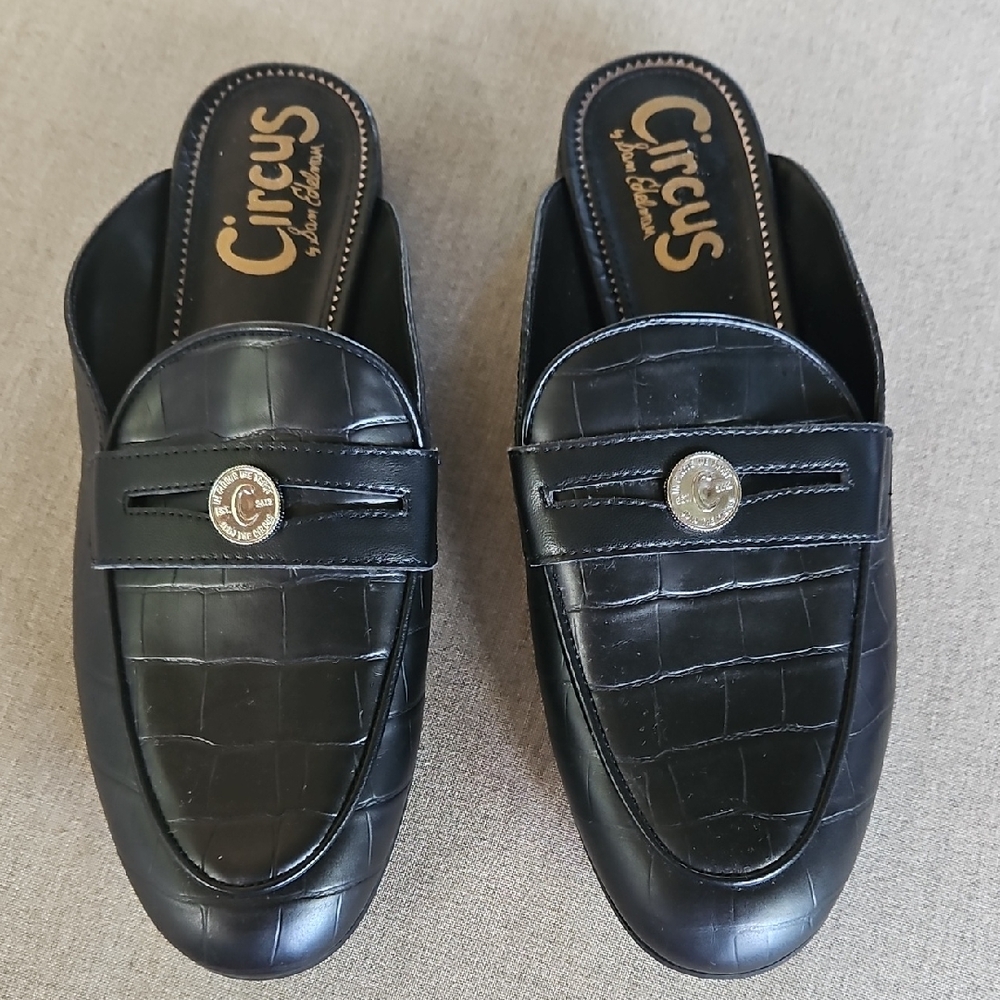 Circus by Sam Edelman Women's Croc-Embossed Black Slip On Loafers
